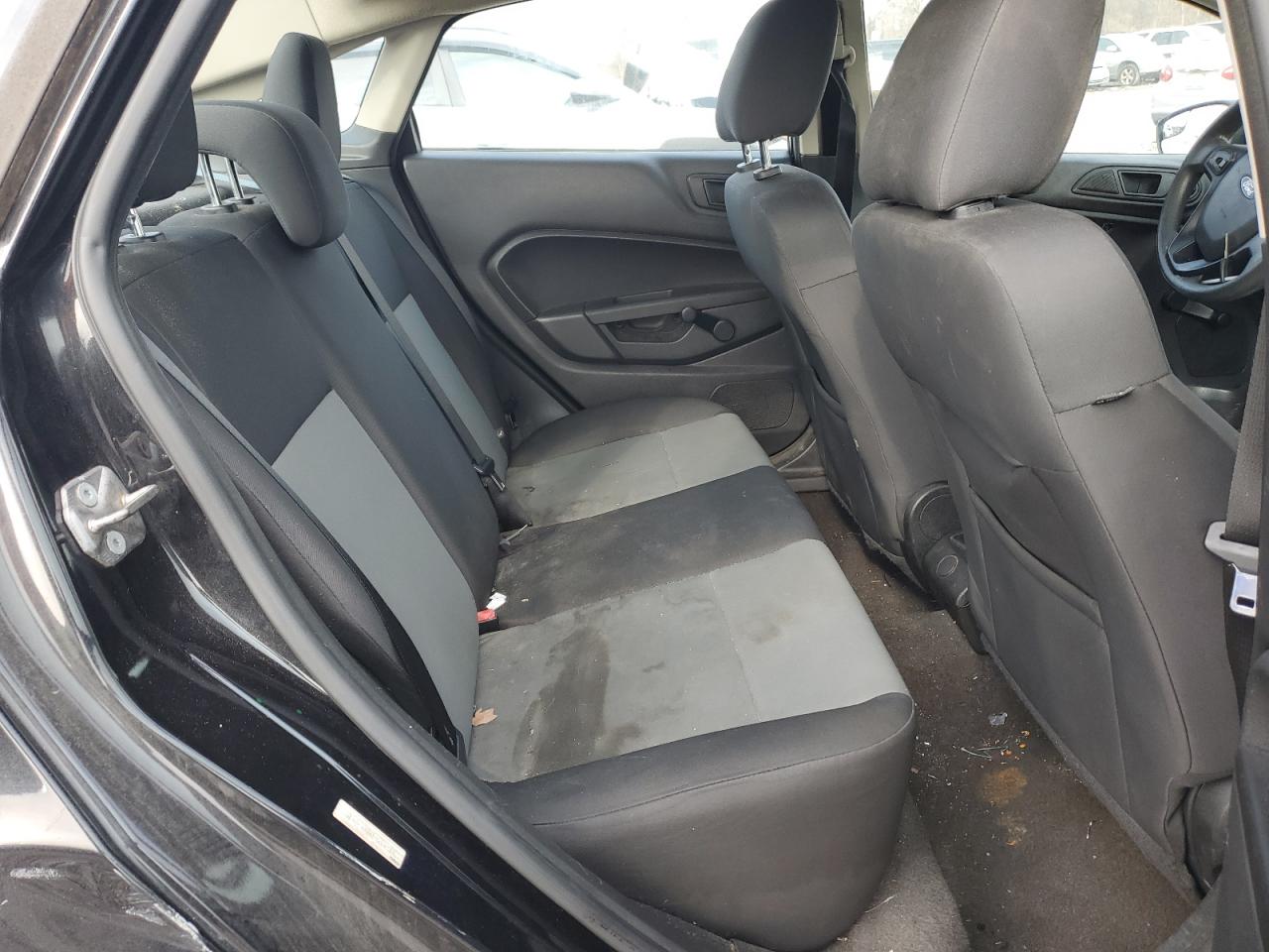 2015 Ford Fiesta - Image 11