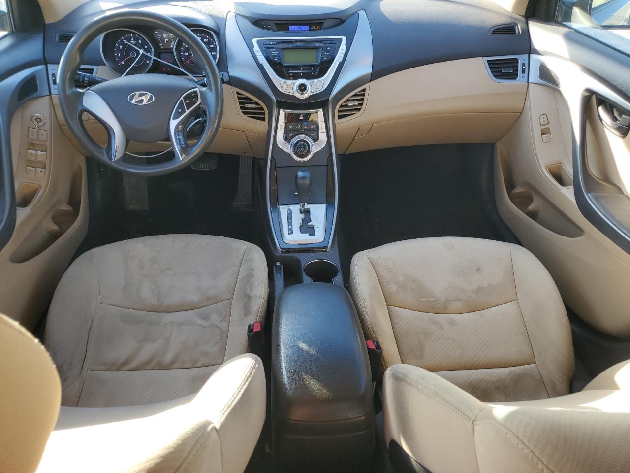 2012 Hyundai Elantra - Image 8