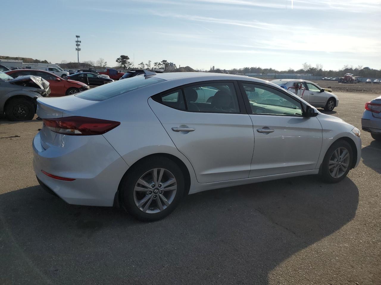 2018 Hyundai Elantra - Image 3