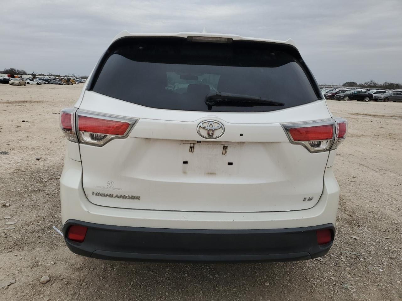 2015 Toyota Highlander - Image 6