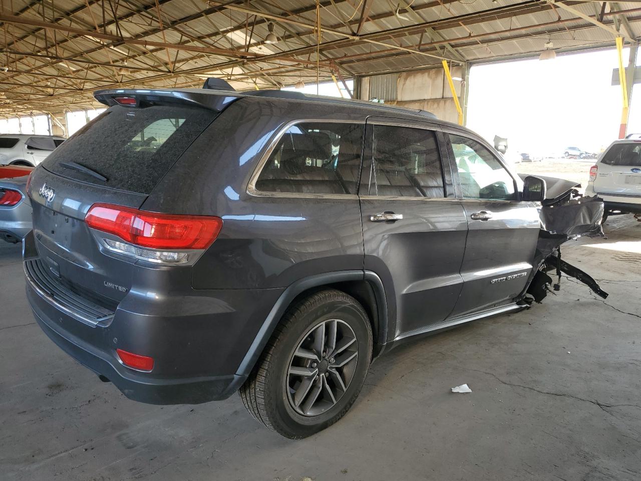 2019 Jeep Grand Cherokee - Image 3
