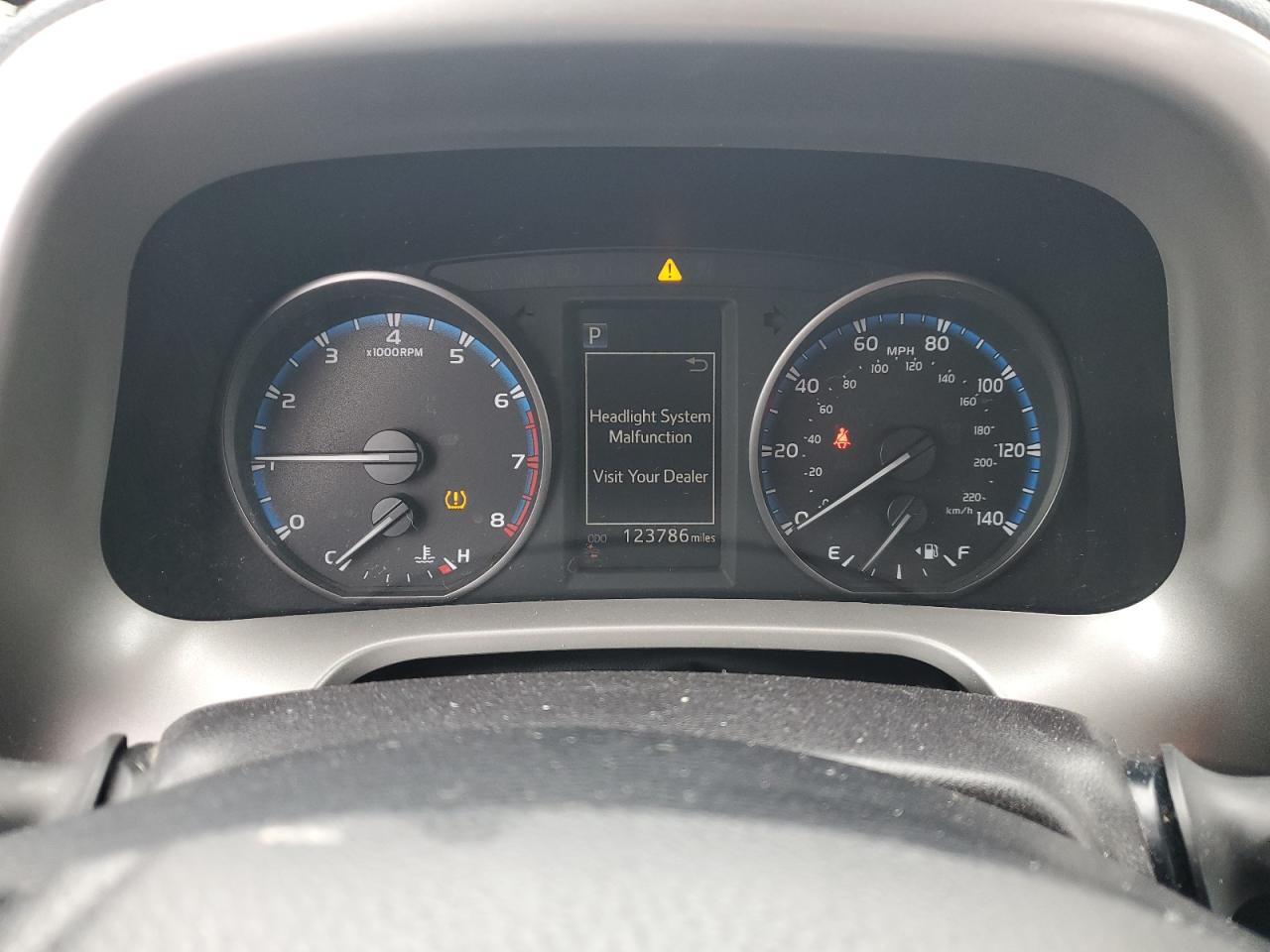 2017 Toyota RAV 4 - Image 9