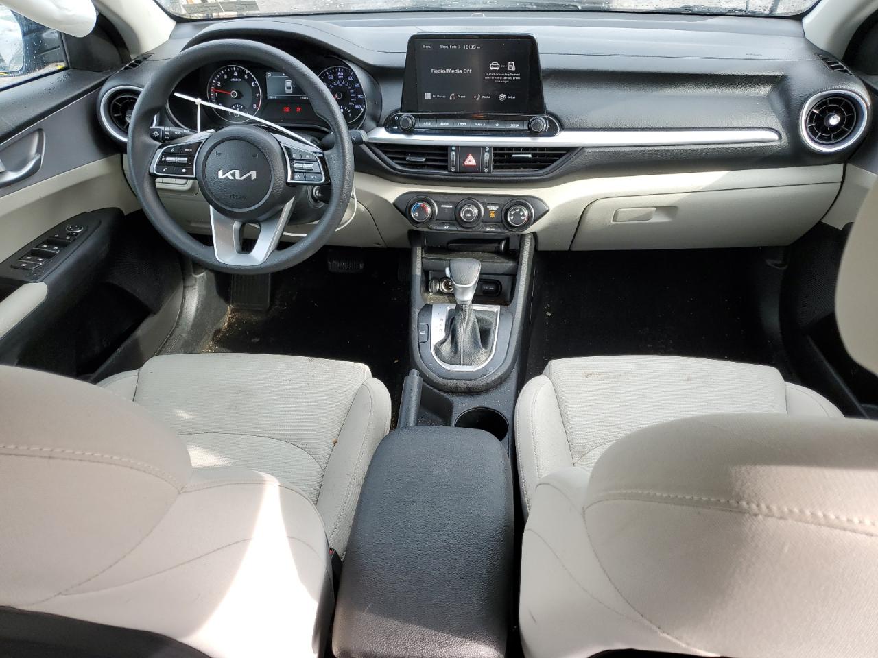 2023 Kia Forte - Image 8