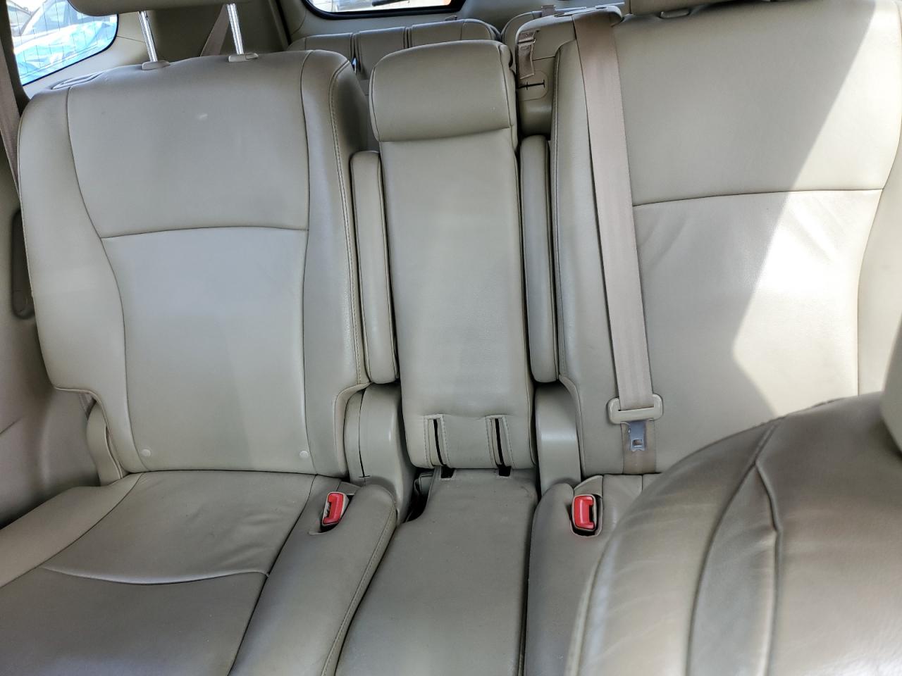 2011 Toyota Highlander - Image 10