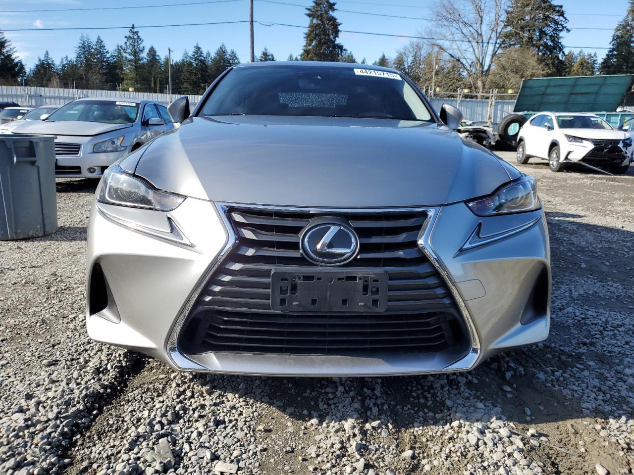 2017 Lexus IS - Image 5
