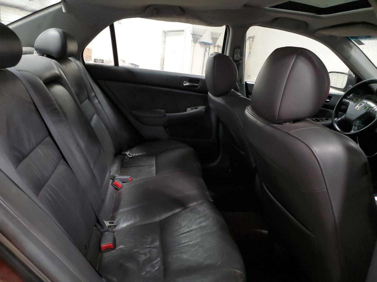 2006 Honda Accord - Image 10