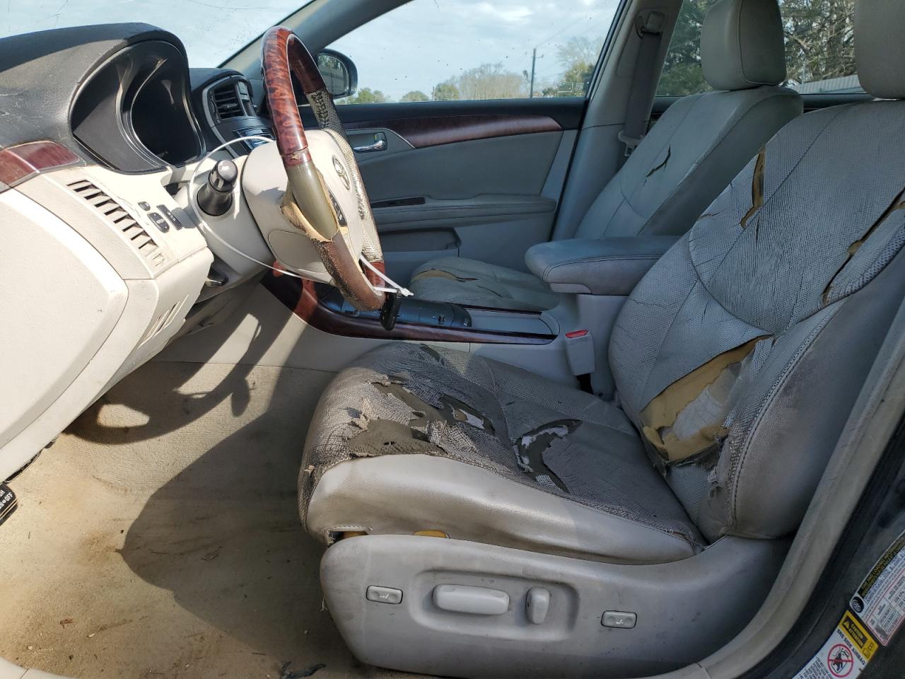 2011 Toyota Avalon - Image 7