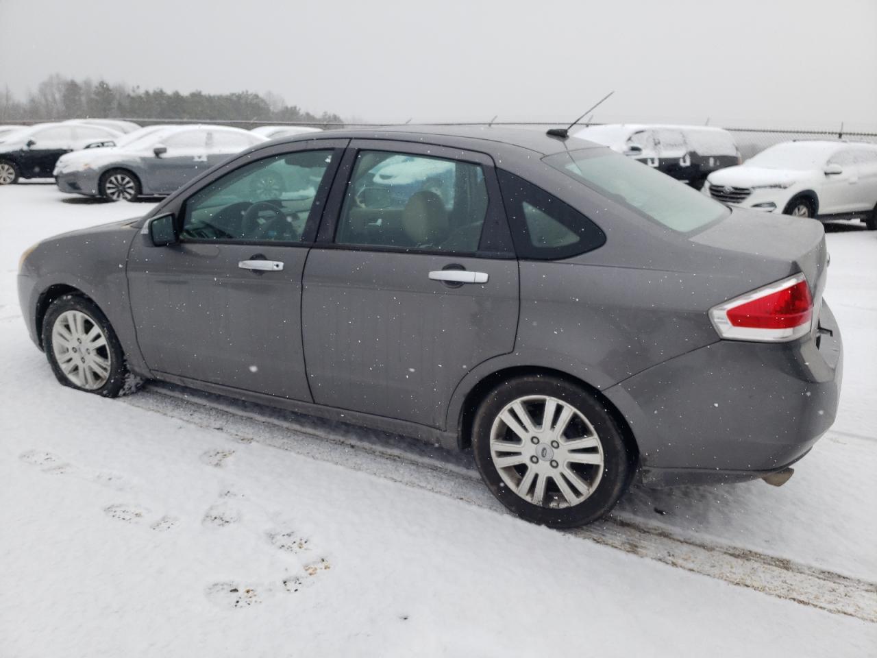 2010 Ford Focus - Image 2