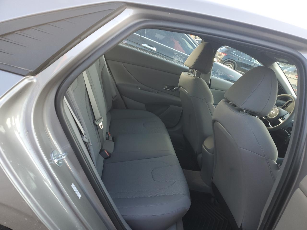 2023 Hyundai Elantra - Image 10