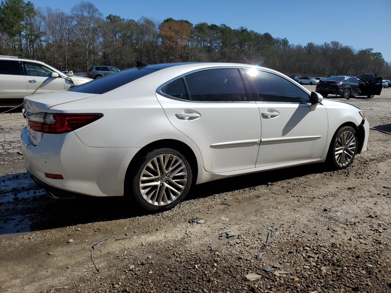 2017 Lexus ES - Image 3