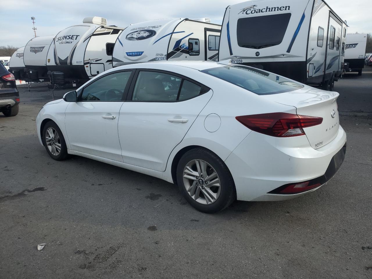 2019 Hyundai Elantra - Image 2