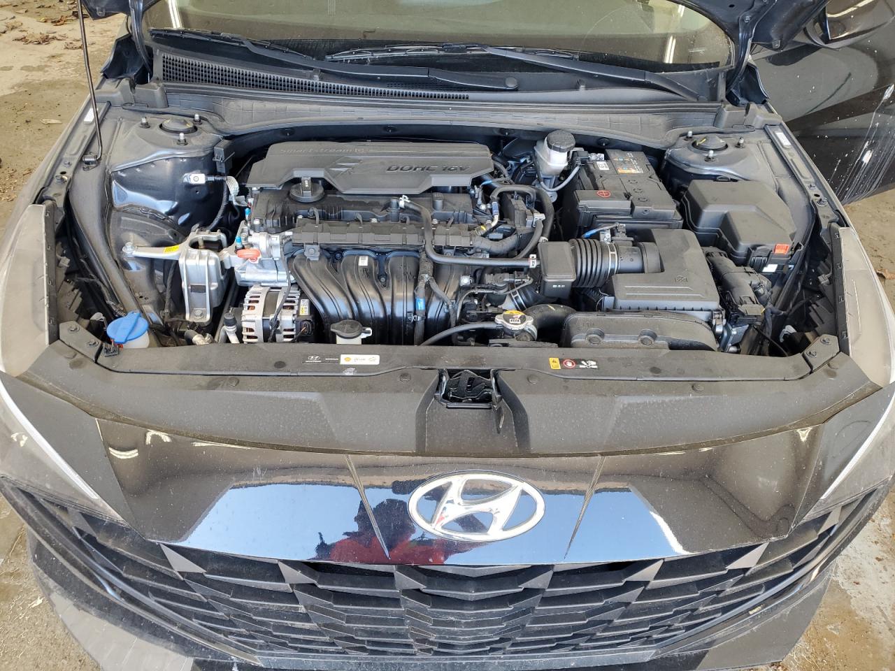 2023 Hyundai Elantra - Image 11