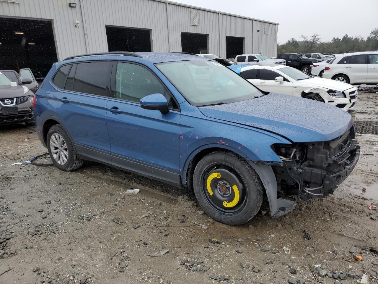 2018 Volkswagen Tiguan - Image 4