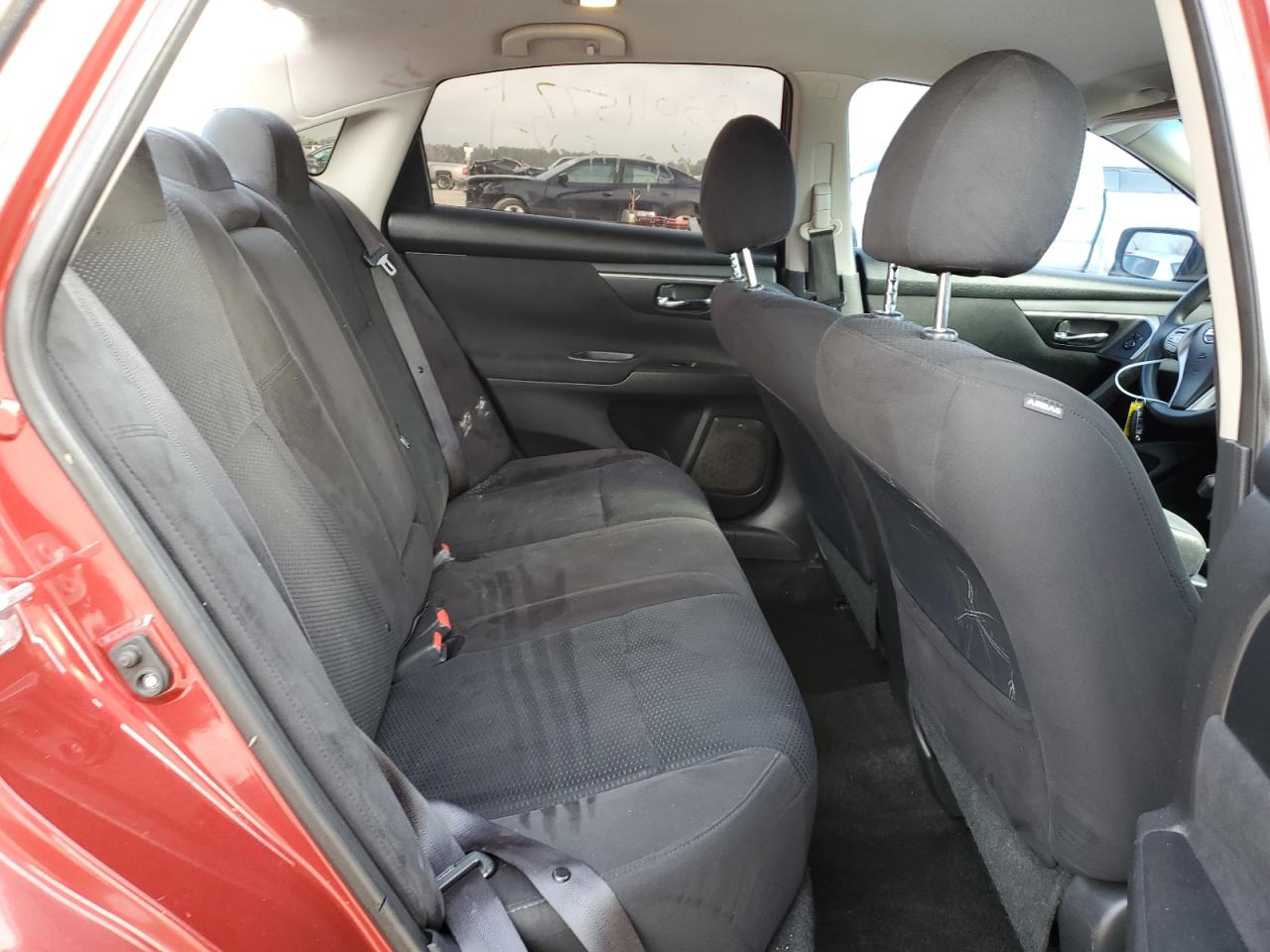 2015 Nissan Altima - Image 10