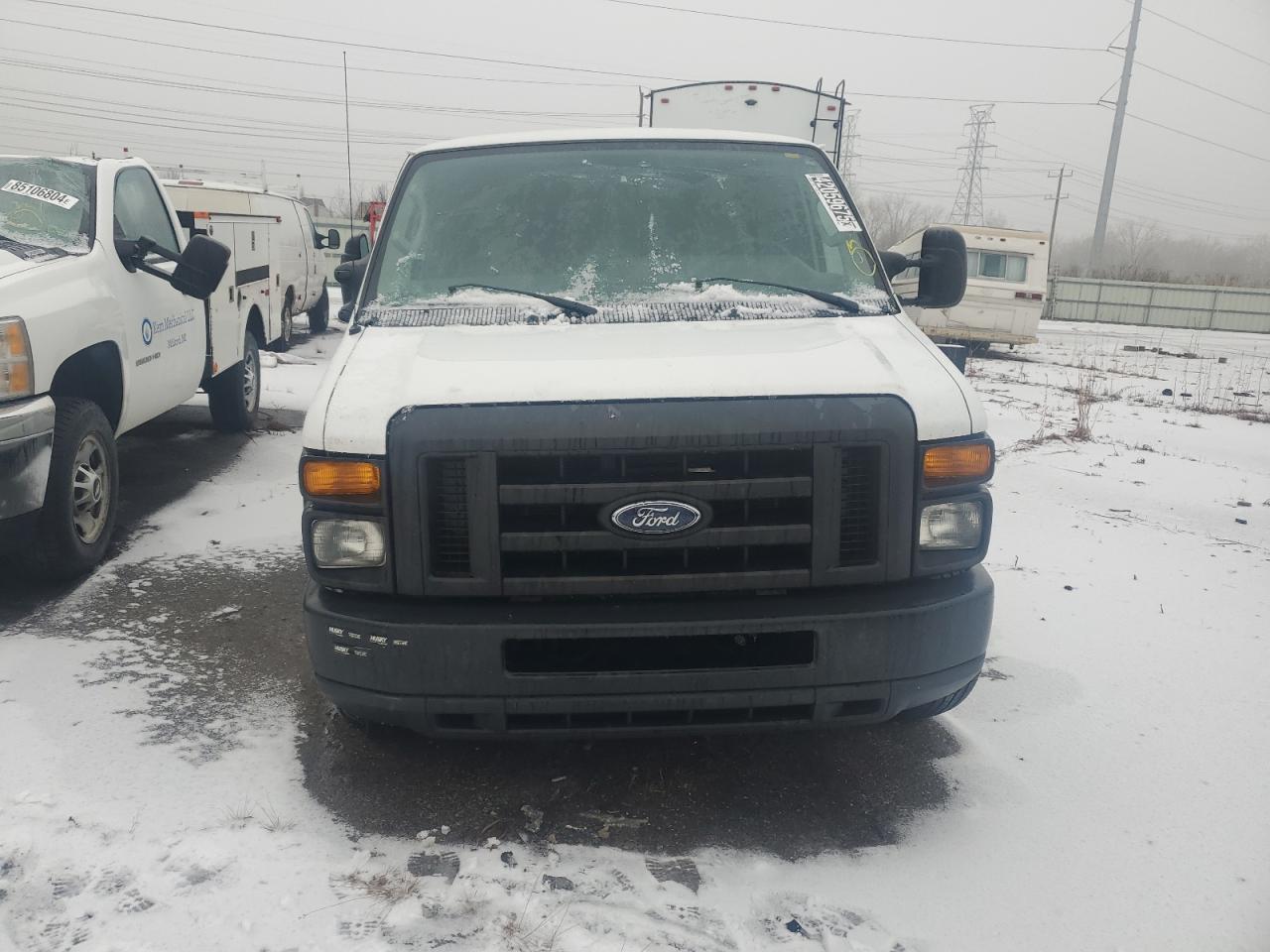 2011 Ford Econoline - Image 5