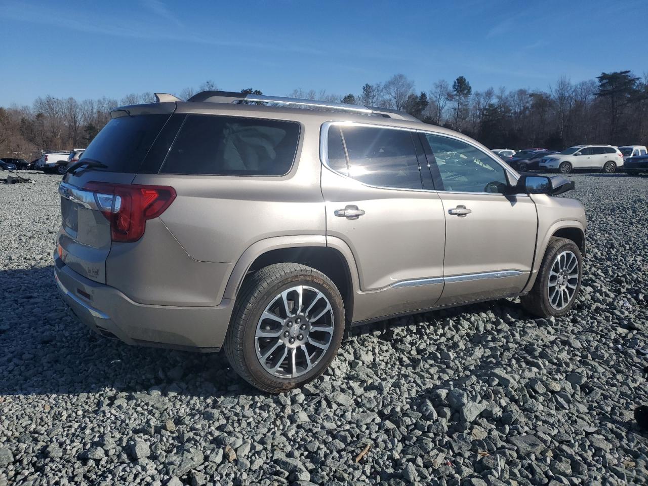 2022 GMC Acadia - Image 3