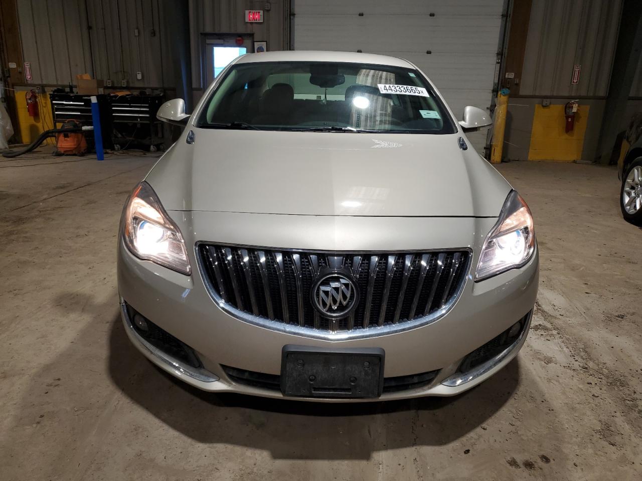 2016 Buick Regal - Image 5