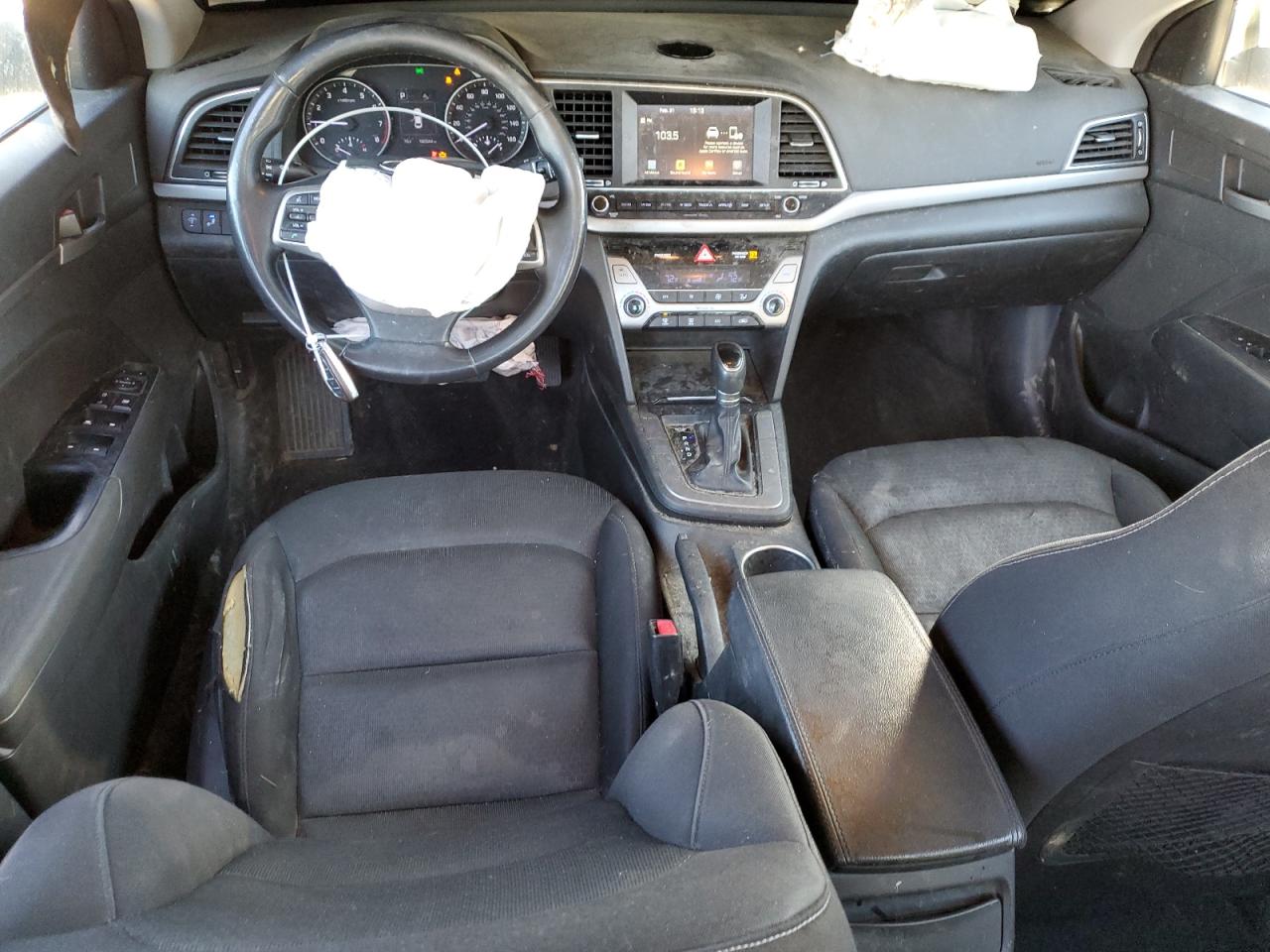 2017 Hyundai Elantra - Image 8