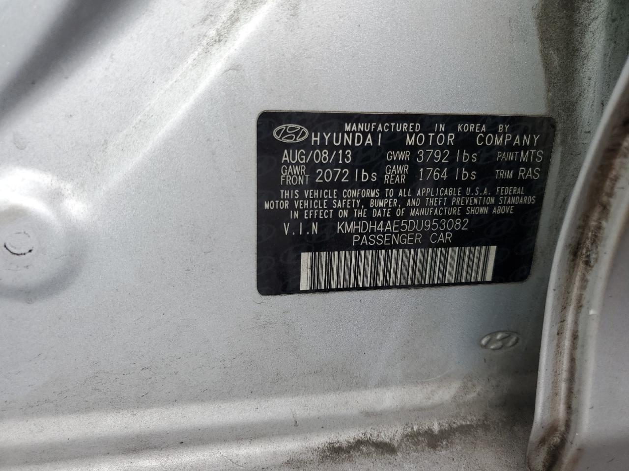2013 Hyundai Elantra - Image 12