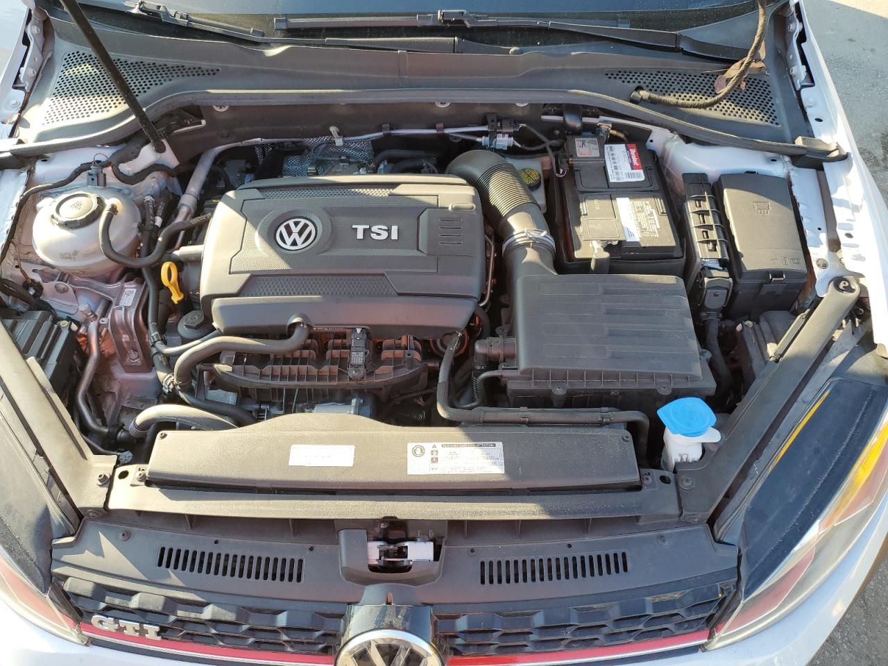 2018 Volkswagen GTI - Image 11