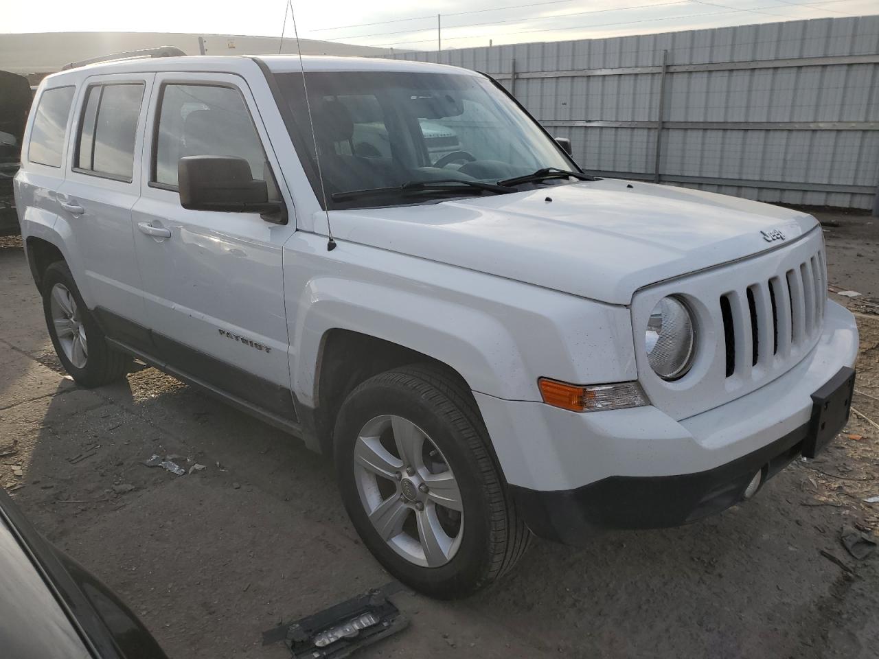 2016 Jeep Liberty (Patriot) - Image 4