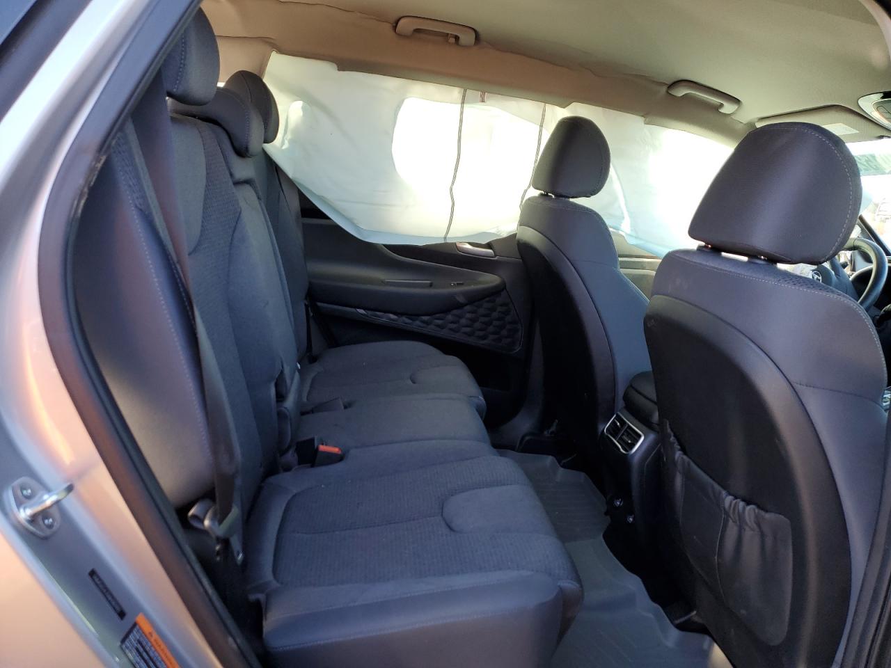 2022 Hyundai Santa Fe - Image 12