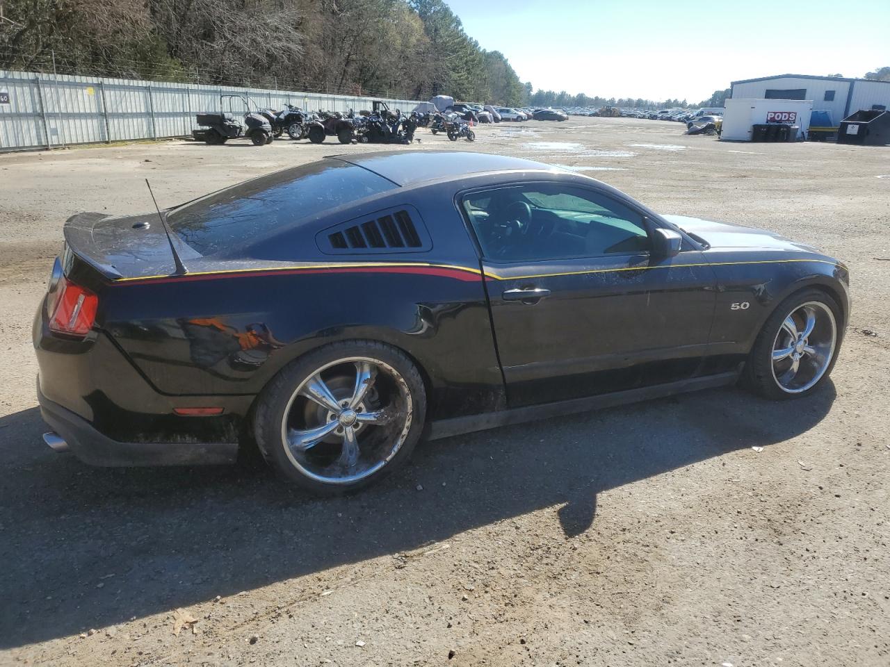 2011 Ford Mustang - Image 3