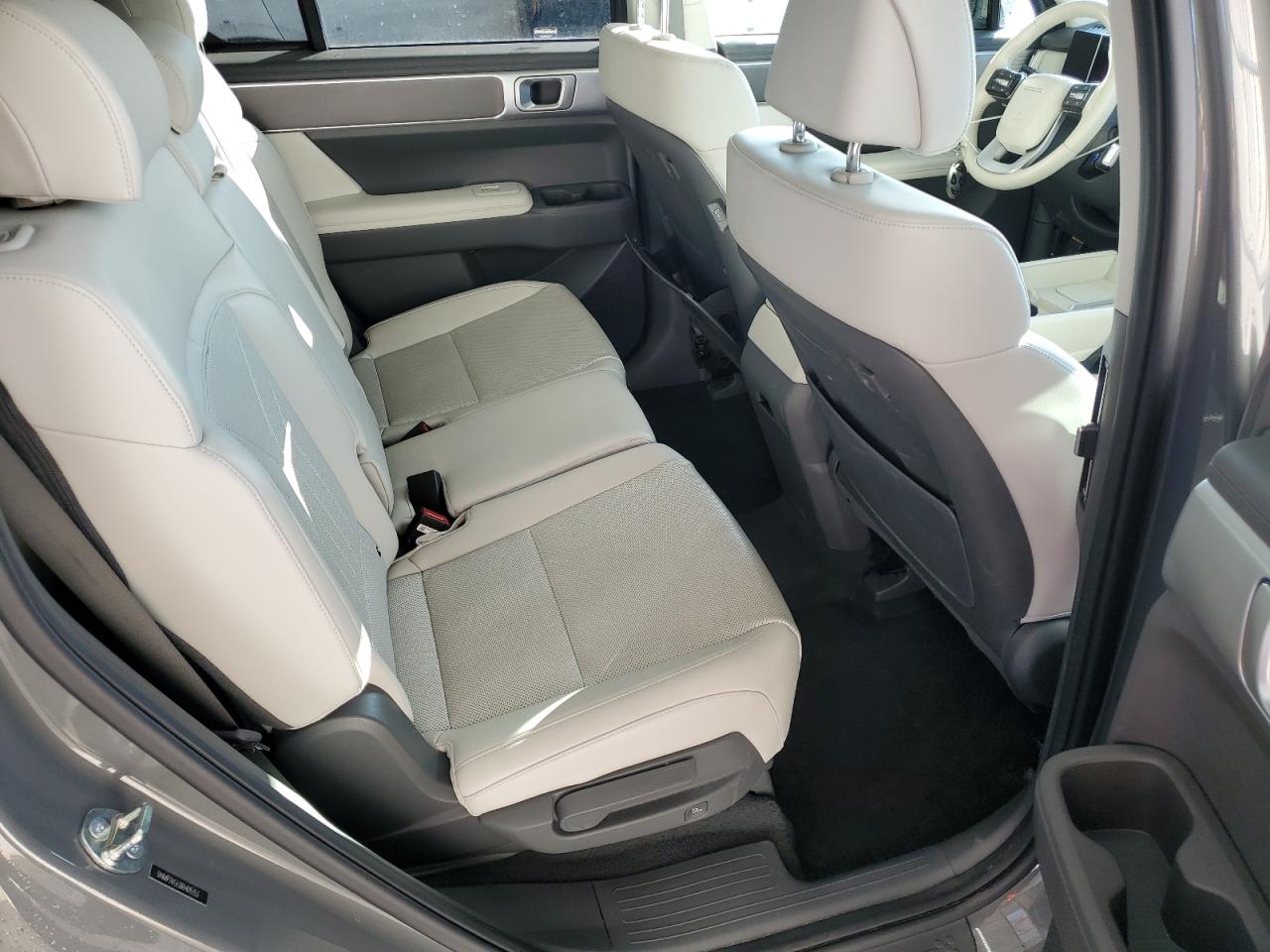 2024 Hyundai Santa Fe - Image 11