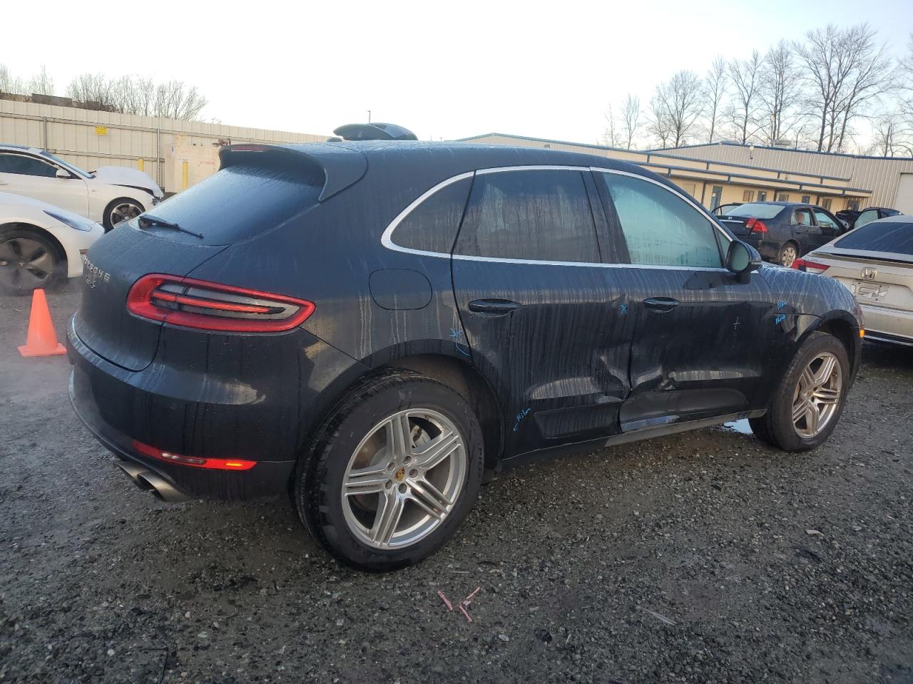 2016 Porsche Macan - Image 3