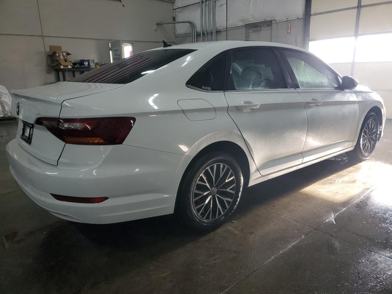 2019 Volkswagen Jetta - Image 3