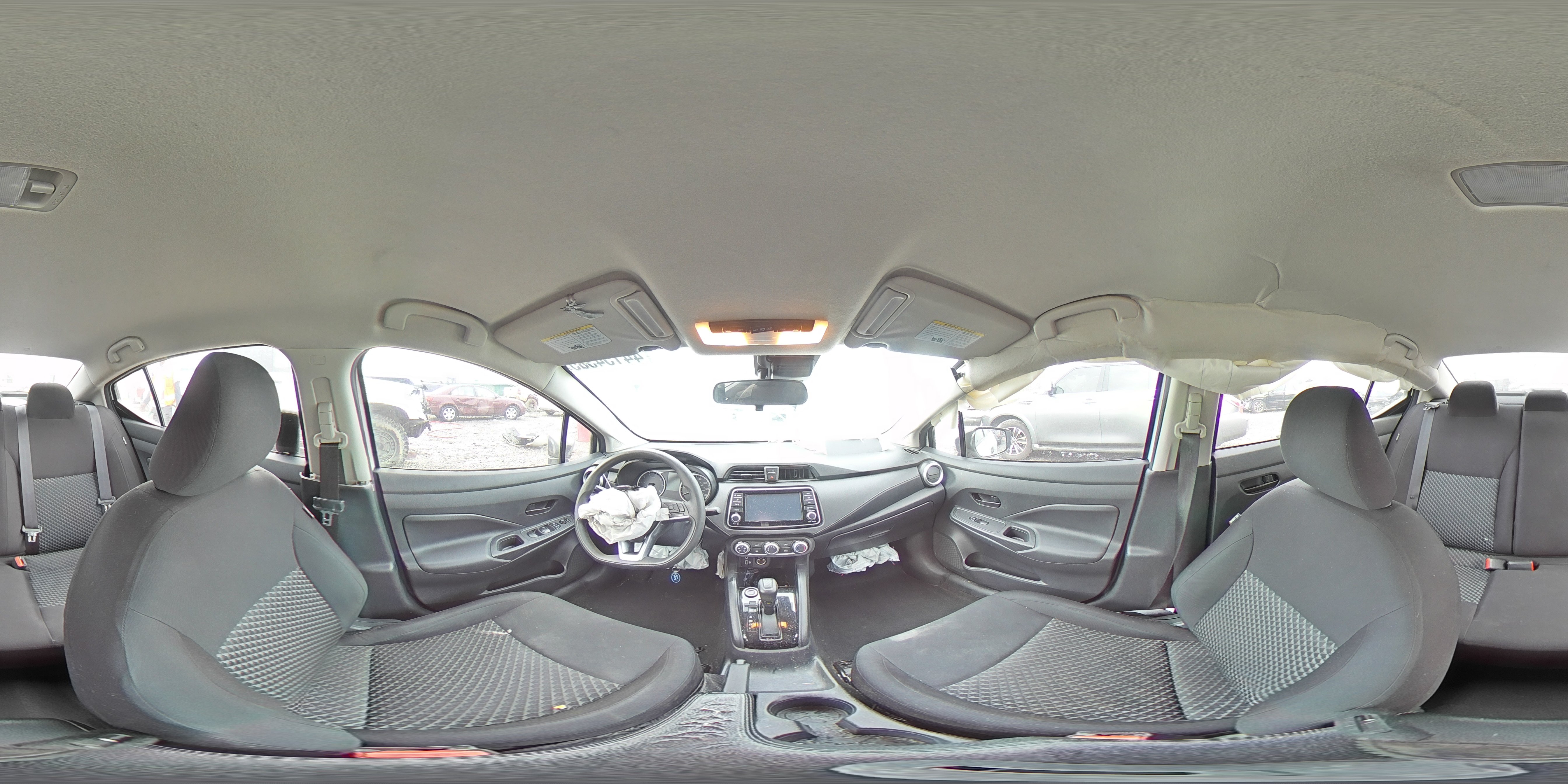 2021 Nissan Versa - Image 14