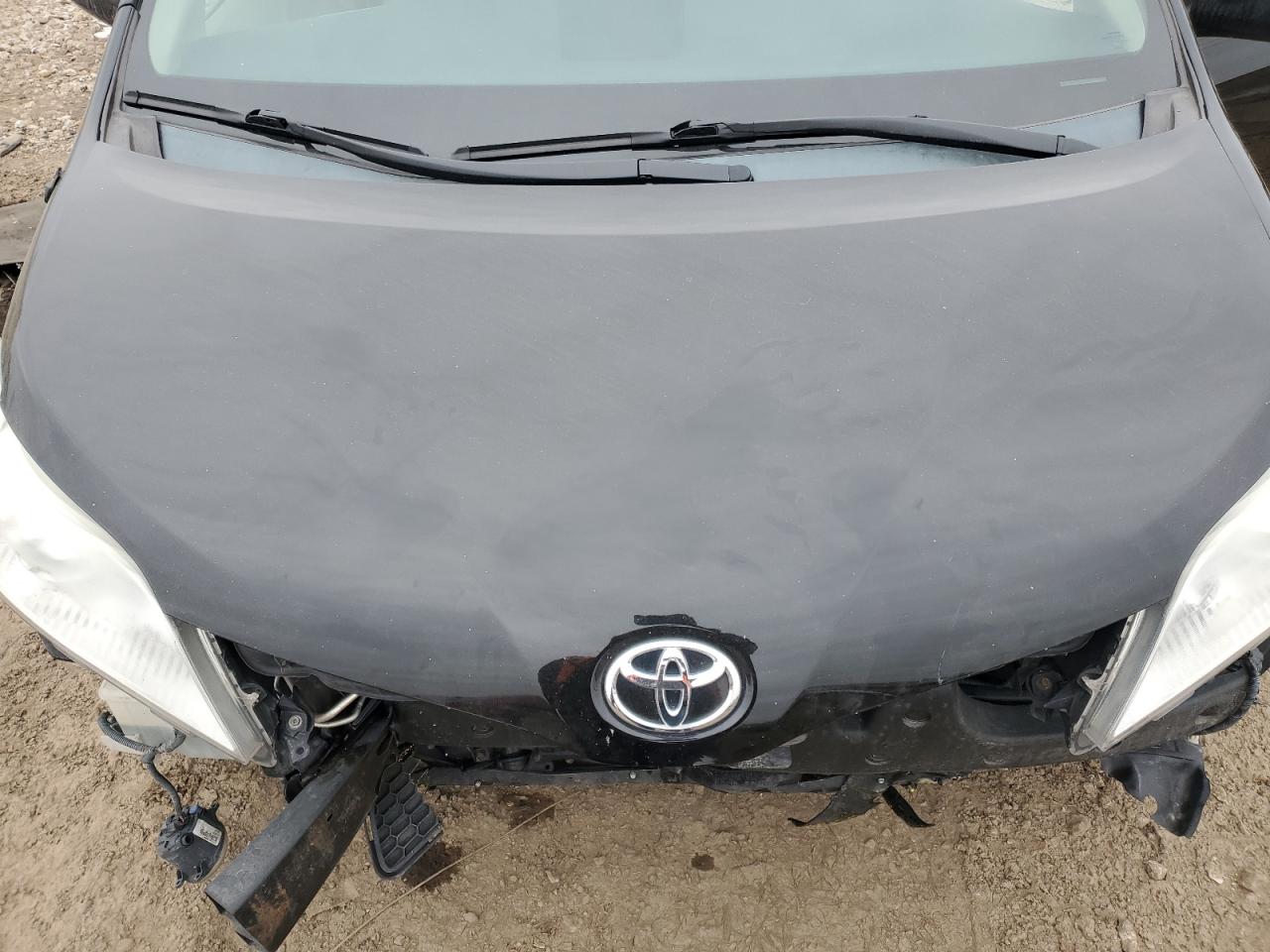 2014 Toyota Sienna - Image 14