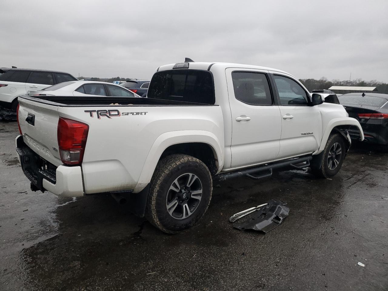 2017 Toyota Tacoma - Image 3