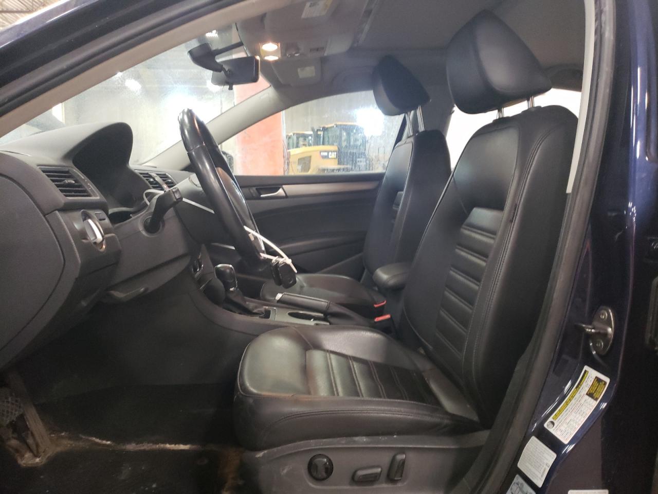 2015 Volkswagen Passat - Image 7