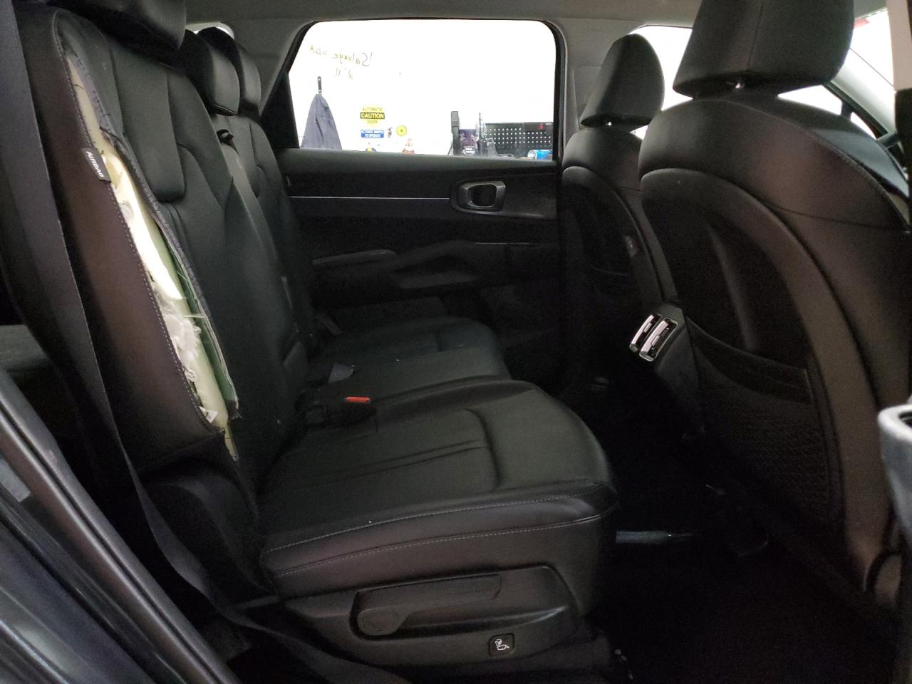 2024 Kia Sorento - Image 11