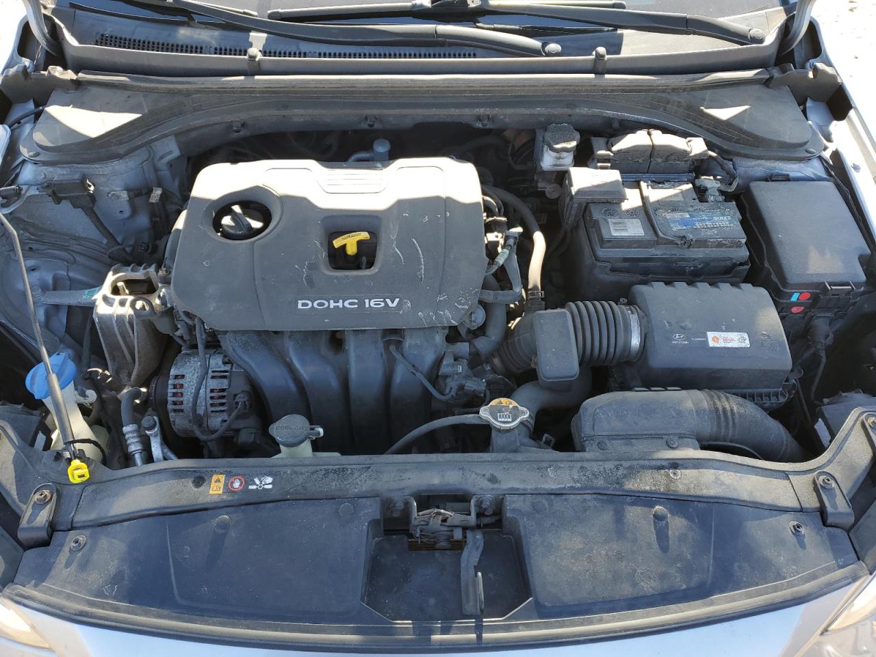 2017 Hyundai Elantra - Image 11