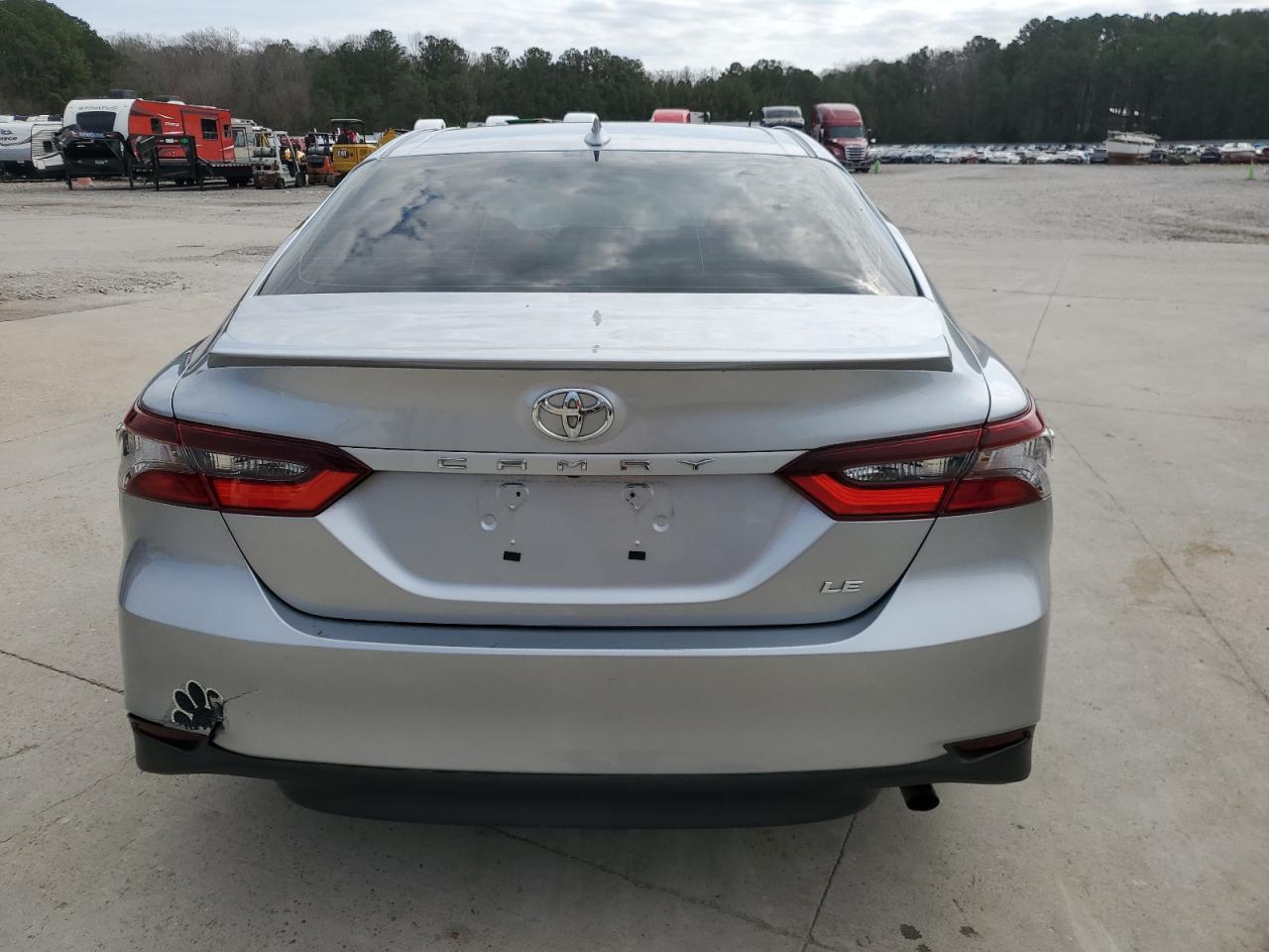2022 Toyota Camry - Image 6