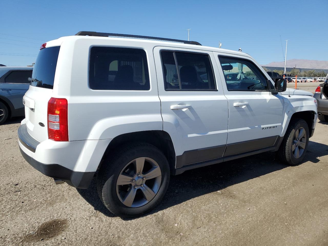 2016 Jeep Liberty (Patriot) - Image 3
