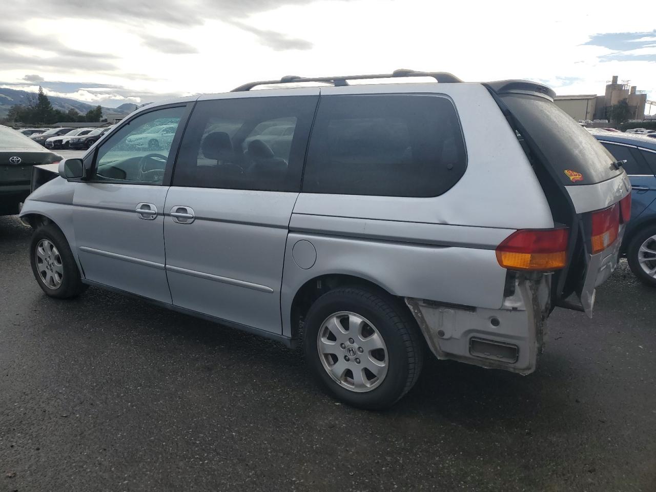 2004 Honda Odyssey - Image 2