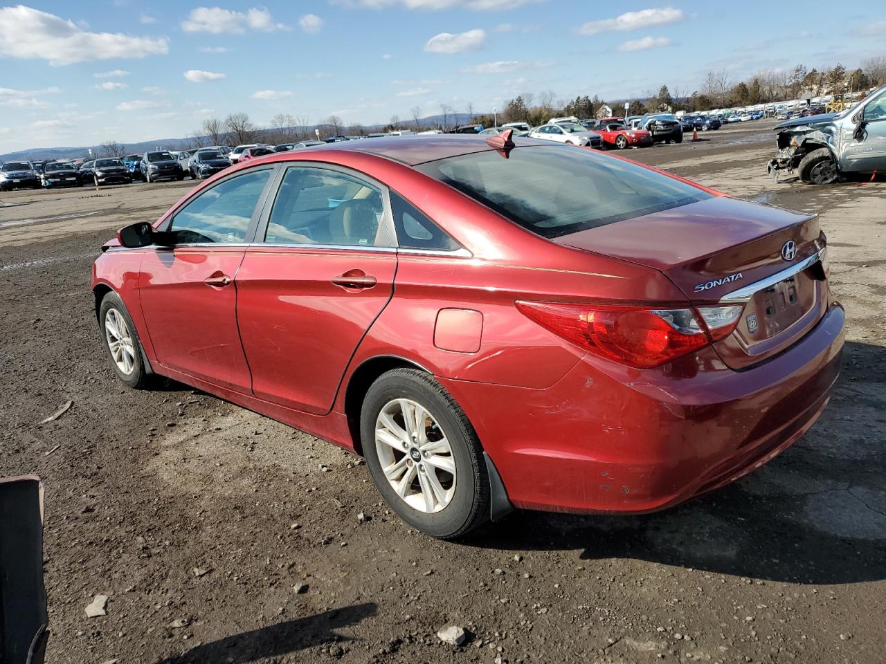 2011 Hyundai Sonata - Image 2