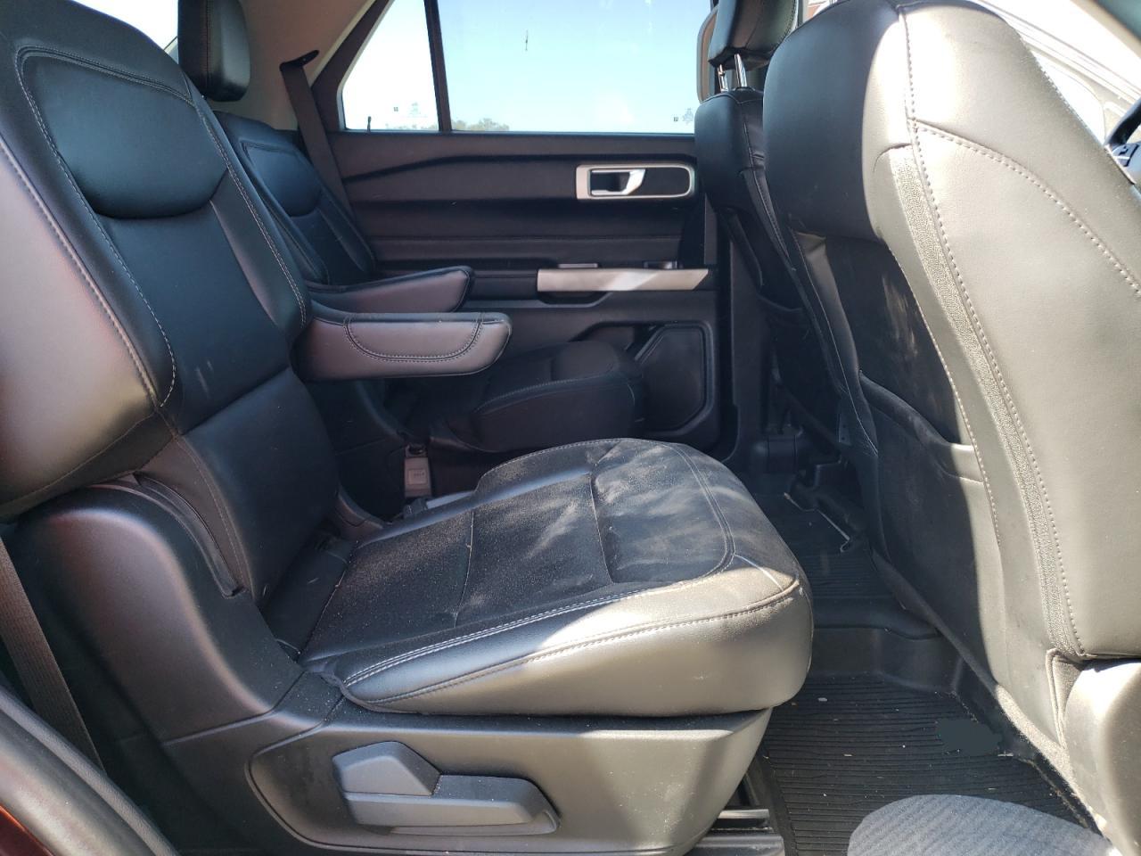 2022 Ford Explorer - Image 11