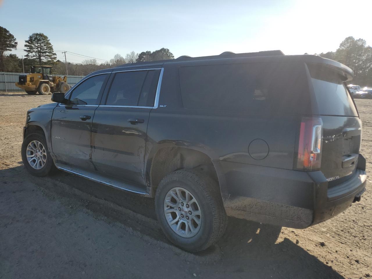 2017 GMC Yukon - Image 2