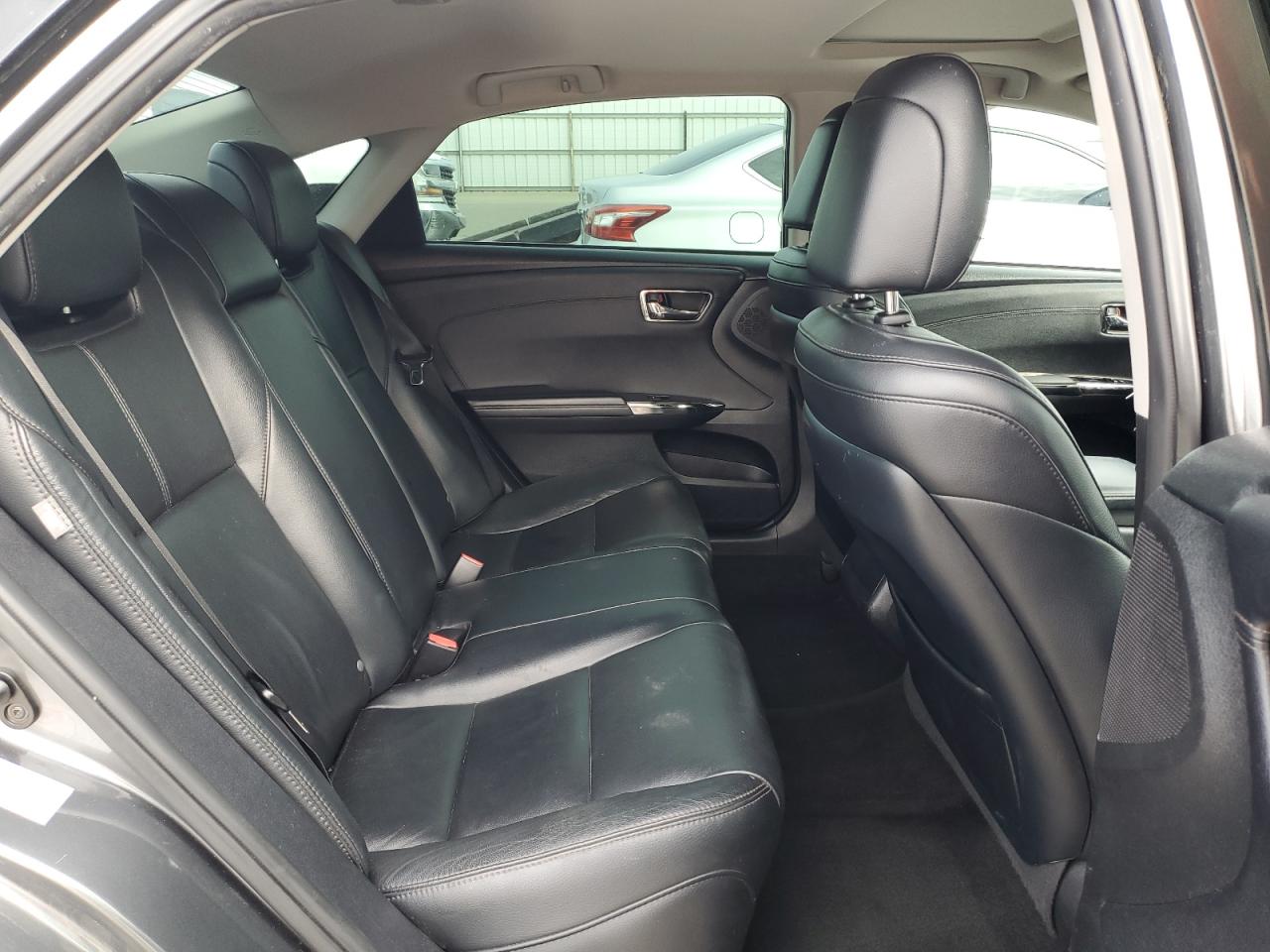 2016 Toyota Avalon - Image 10