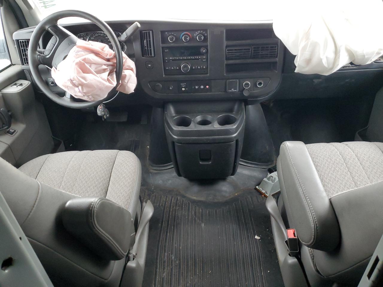 2016 Chevrolet Express - Image 8