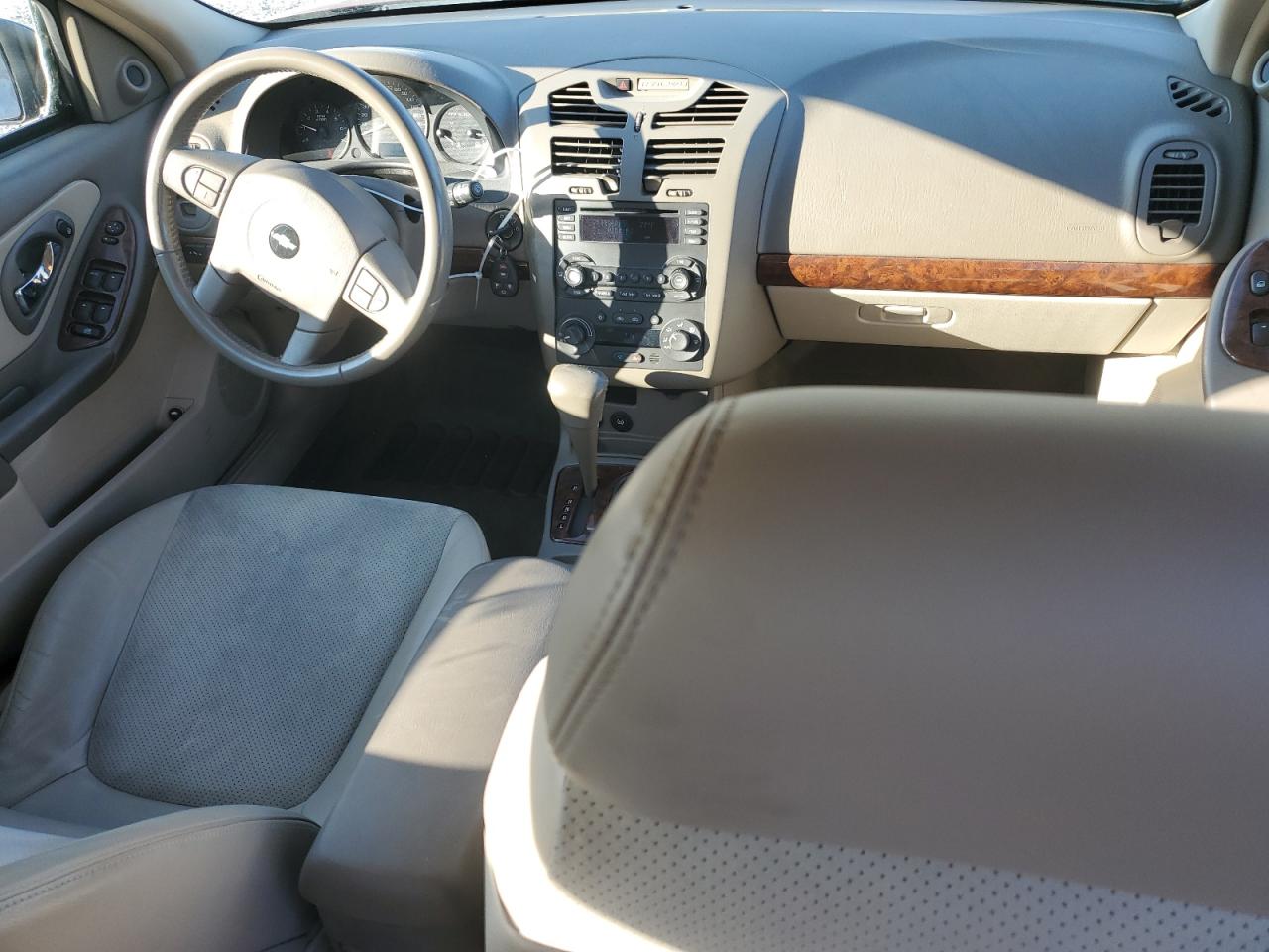 2004 Chevrolet Malibu - Image 8