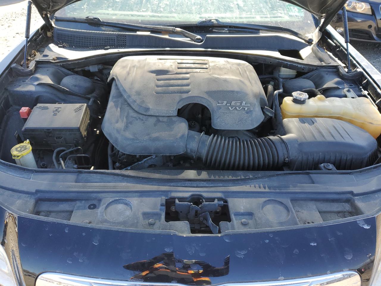 2014 Chrysler 300 - Image 11