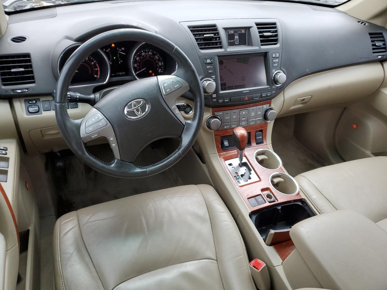 2010 Toyota Highlander - Image 8