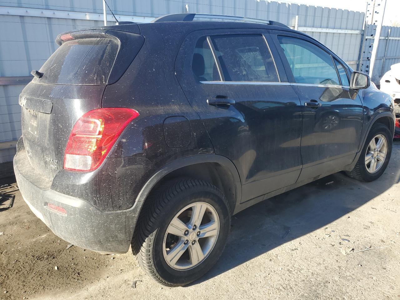 2015 Chevrolet Trax - Image 3