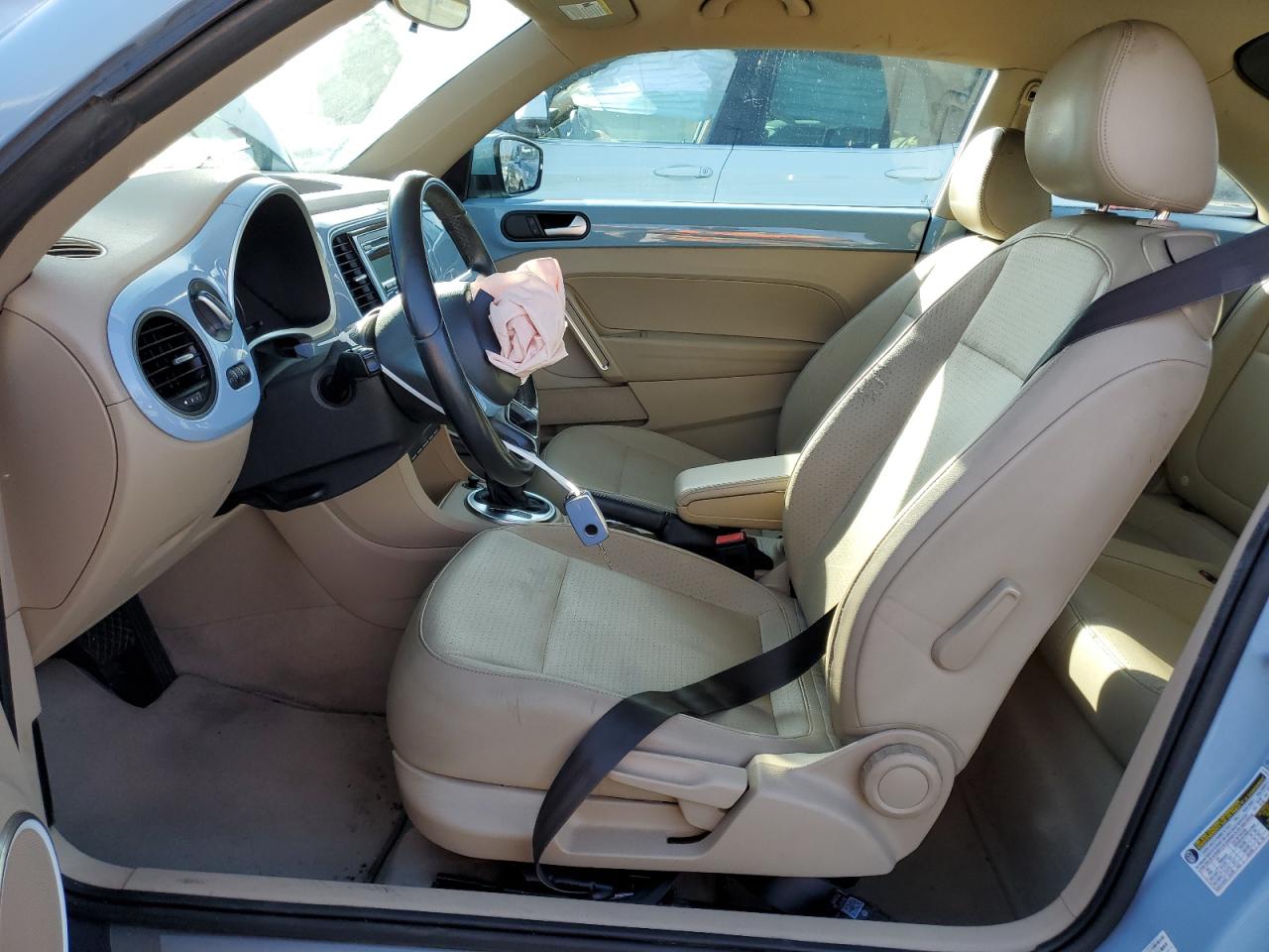 2015 Volkswagen Beetle - Image 7