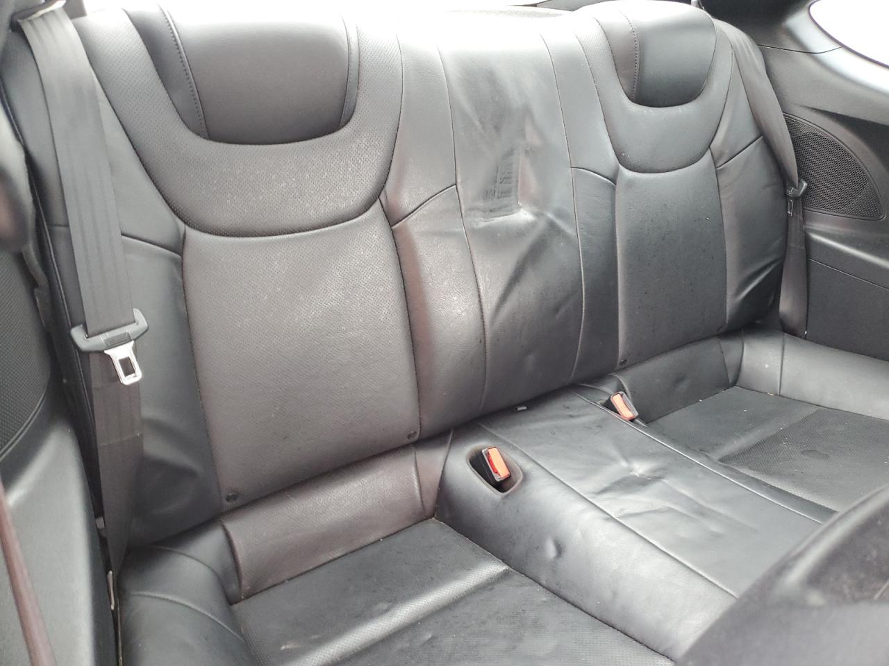 2010 Hyundai Genesis - Image 10